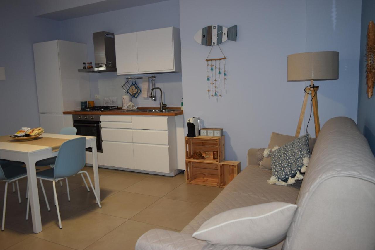 Casa Vacanze Lombardo Santa Teresa Di Riva Buitenkant foto