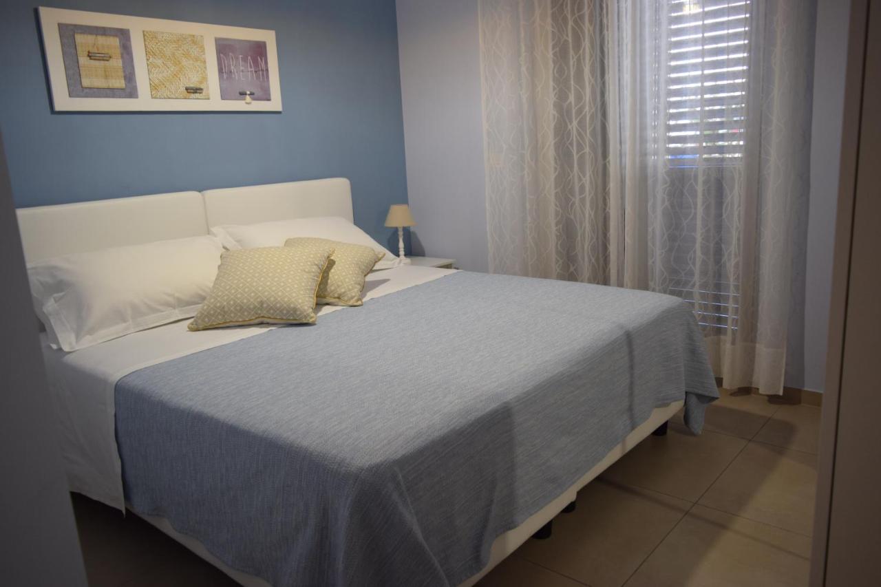 Casa Vacanze Lombardo Santa Teresa Di Riva Buitenkant foto