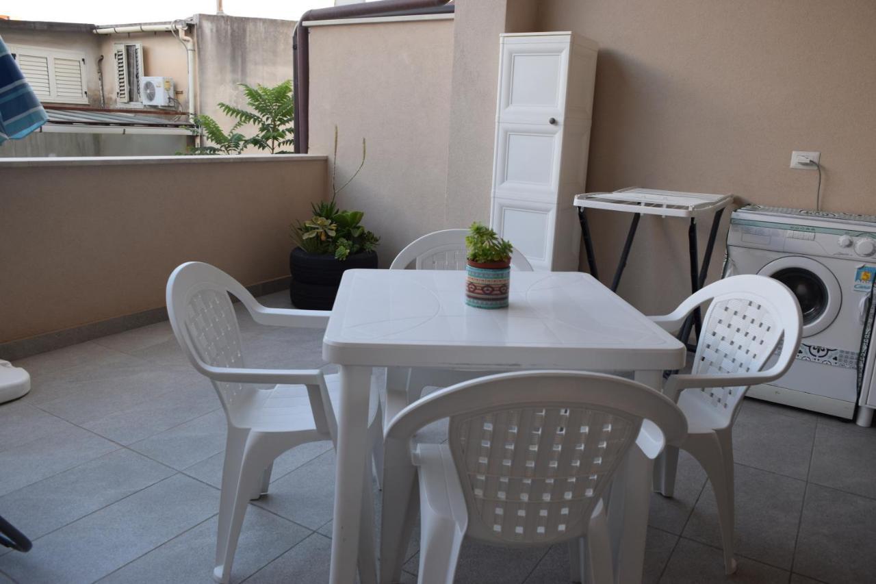 Casa Vacanze Lombardo Santa Teresa Di Riva Buitenkant foto