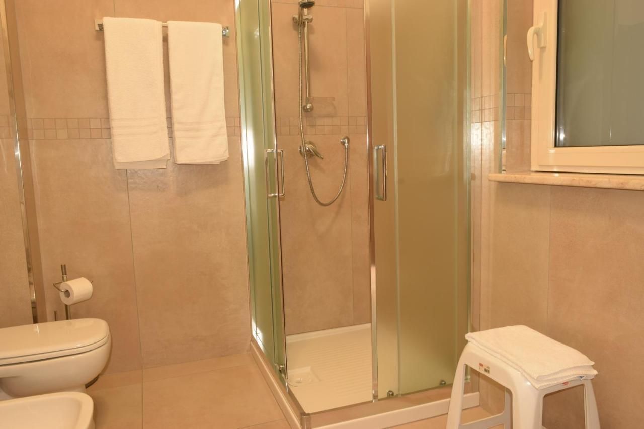 Casa Vacanze Lombardo Santa Teresa Di Riva Buitenkant foto