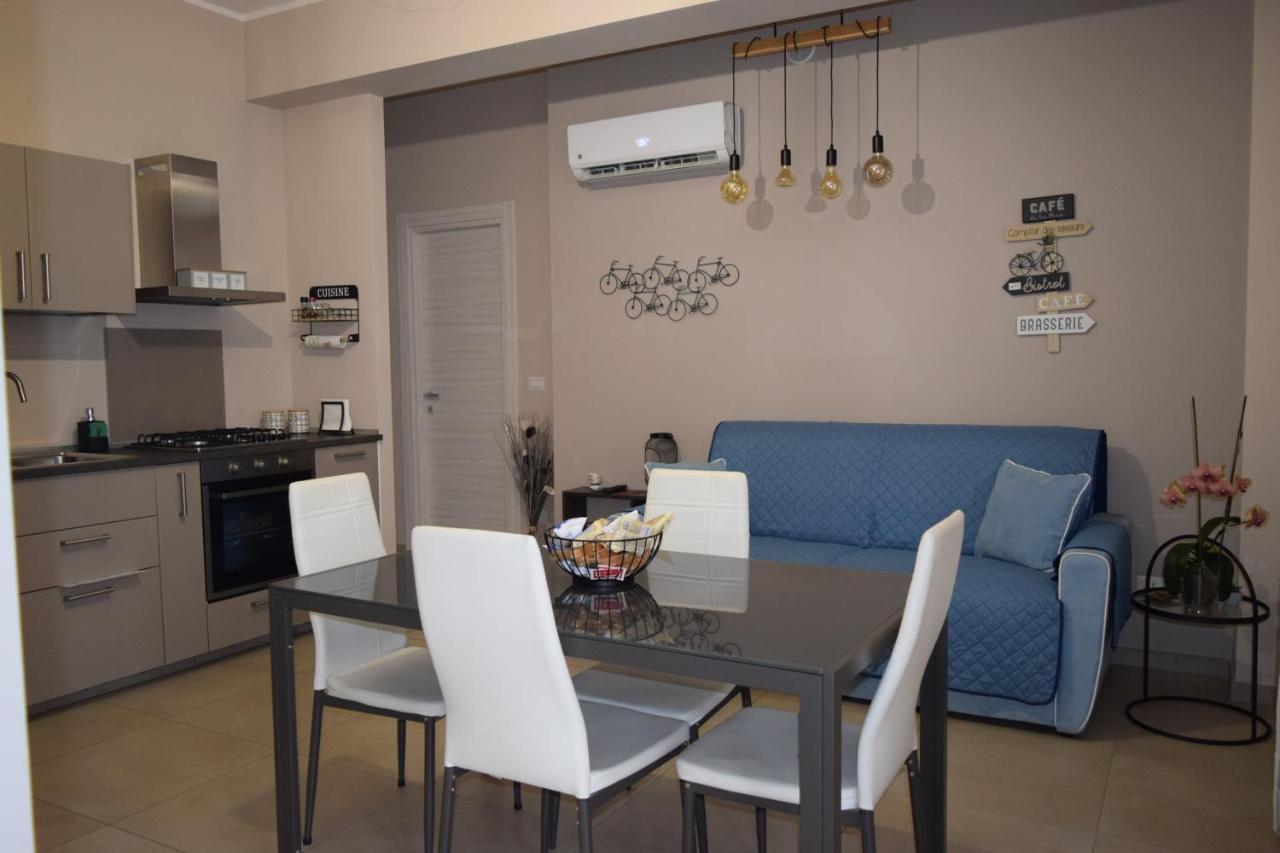 Casa Vacanze Lombardo Santa Teresa Di Riva Buitenkant foto
