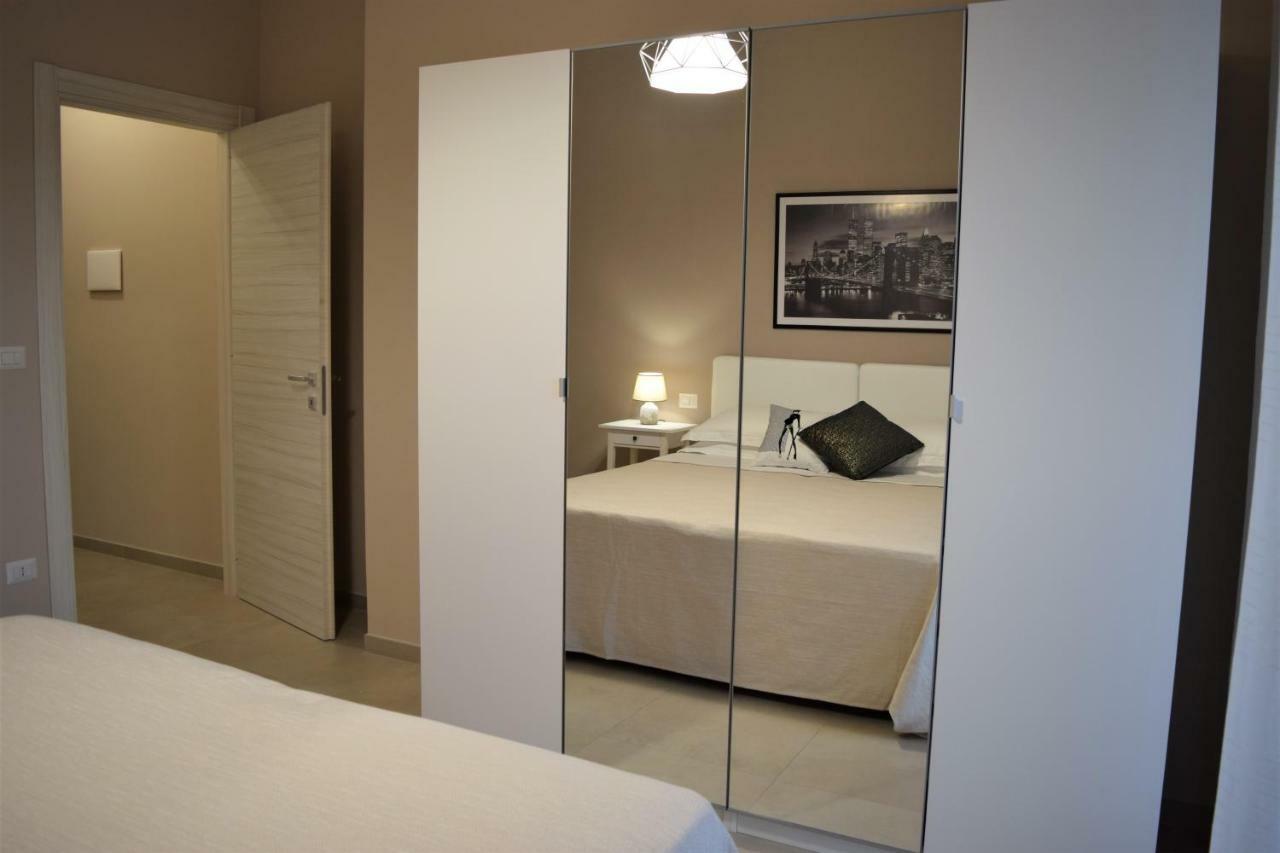 Casa Vacanze Lombardo Santa Teresa Di Riva Buitenkant foto