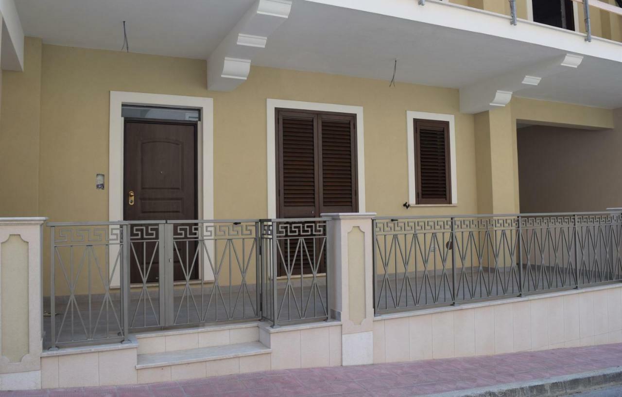 Casa Vacanze Lombardo Santa Teresa Di Riva Buitenkant foto
